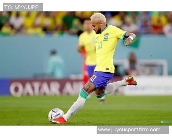 C罗成为首位为四家俱乐部打进百球的球员莱万和内马尔各为三队贡献进球